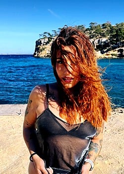Elektra Red